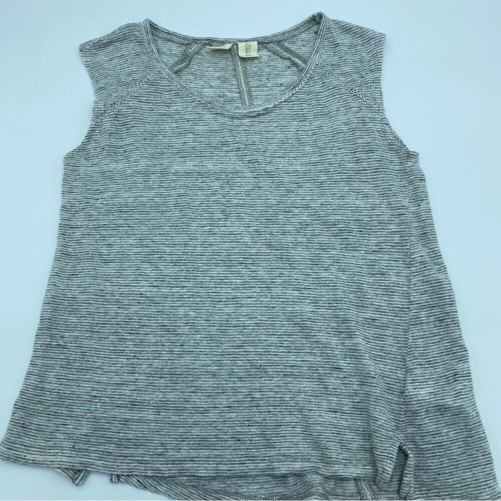 Lucy &โ Laurel Top Womanโs Small Linen Stripes with Crochet Details